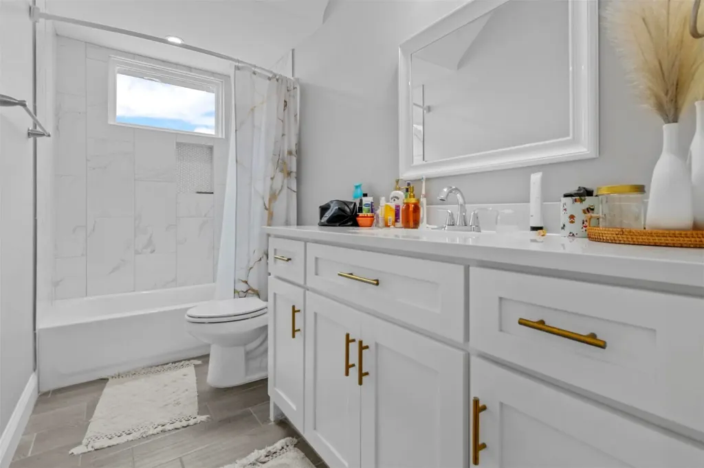 610 Parker Circle Garland TX 75040