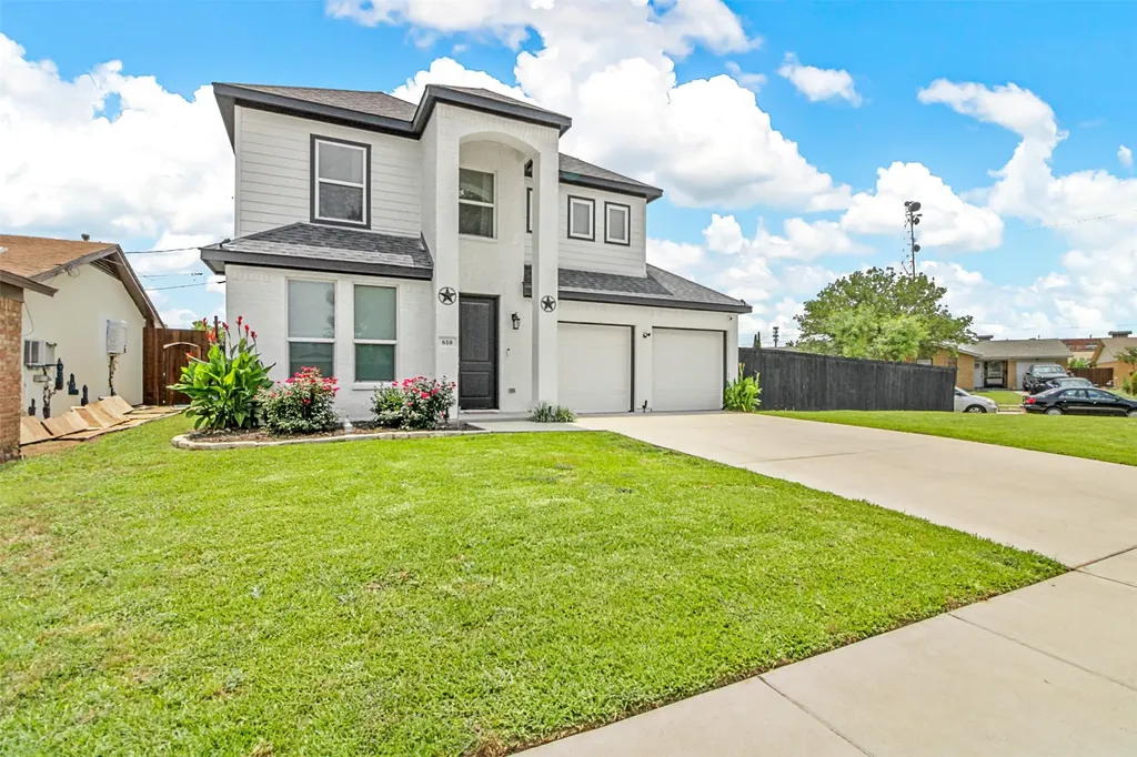 610 Parker Circle Garland TX 75040
