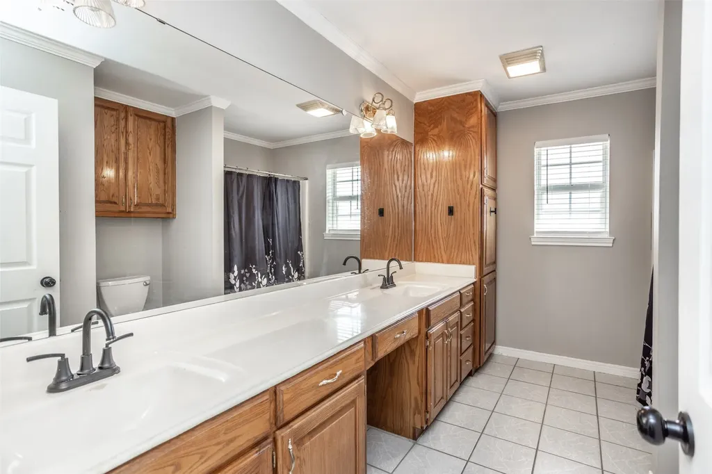 1107 Nortman Drive Lindsay TX 76250