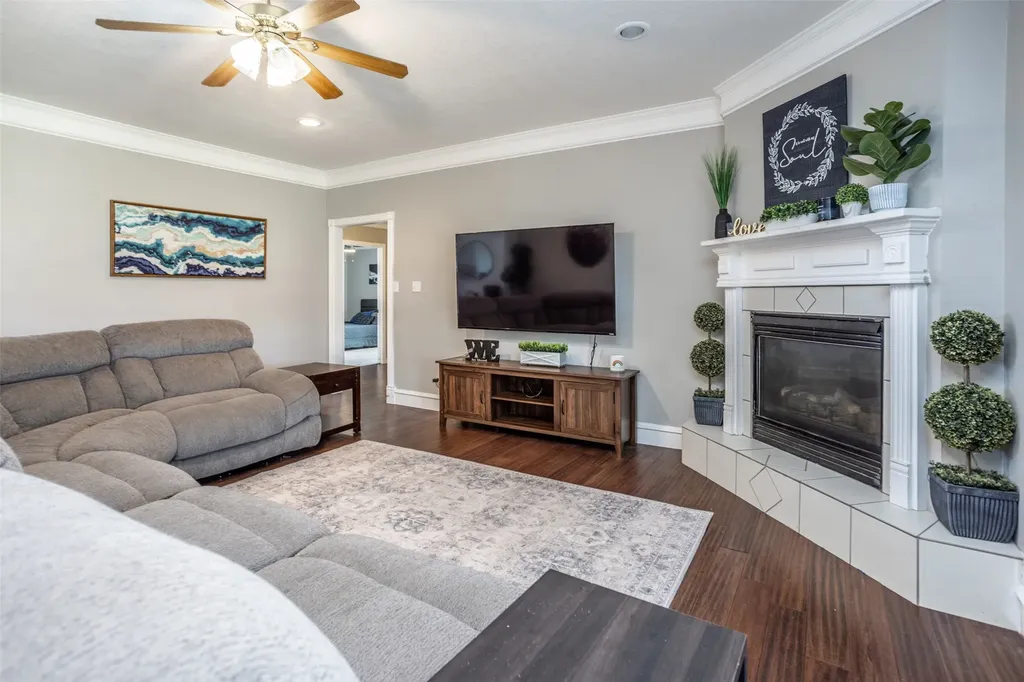 1107 Nortman Drive Lindsay TX 76250