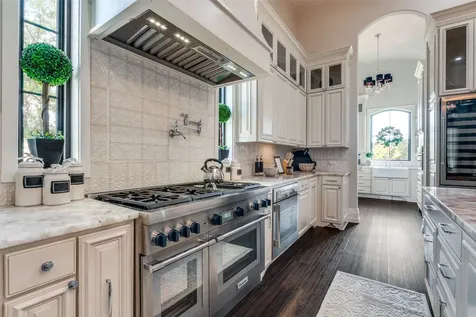 2621 Whispering Oaks Cove Cedar Hill TX 75104