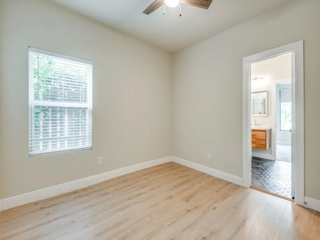 929 S Marlborough Avenue Dallas TX 75208