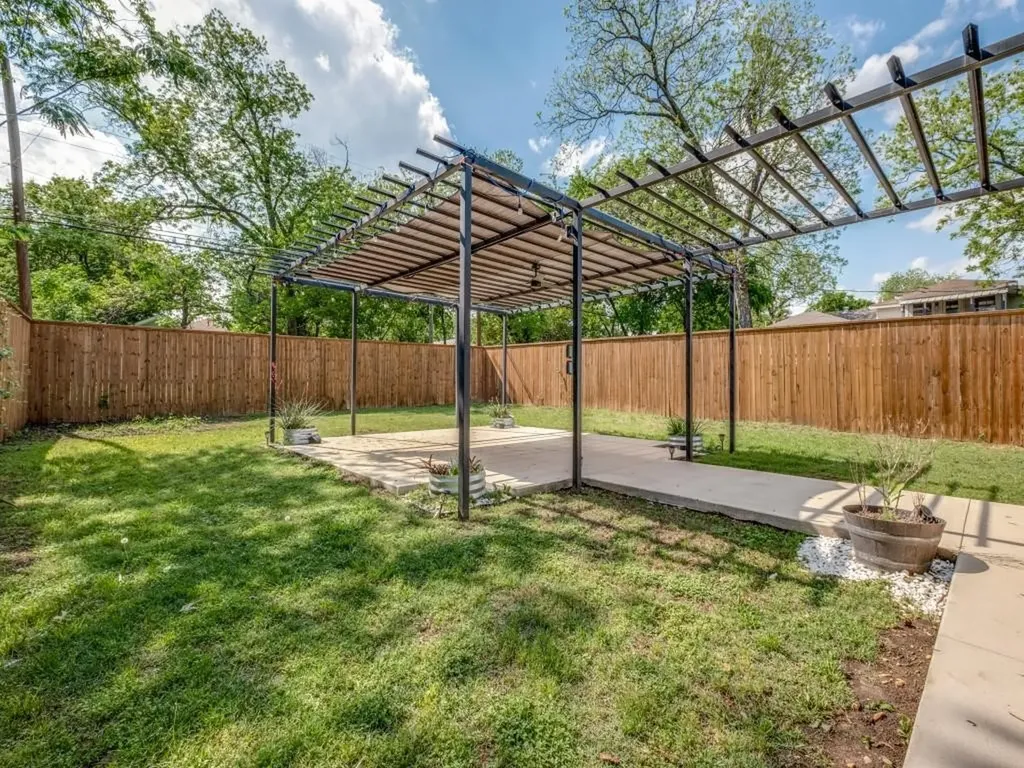 929 S Marlborough Avenue Dallas TX 75208