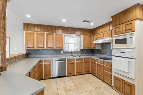 100 Swisher Road Shady Shores TX 76208