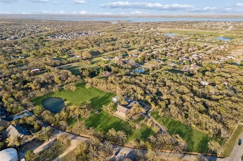 100 Swisher Road Shady Shores TX 76208