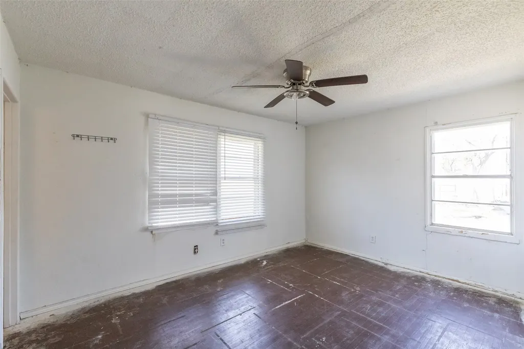 509 Scott Street Tye TX 79563