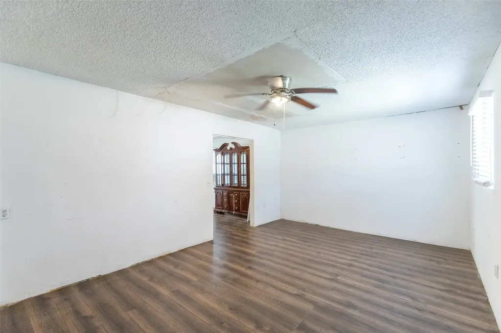 509 Scott Street Tye TX 79563