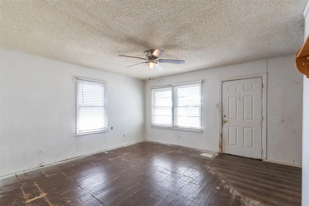 509 Scott Street Tye TX 79563