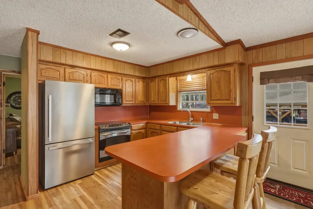 1048 W Holly Trail Hawkins TX 75765