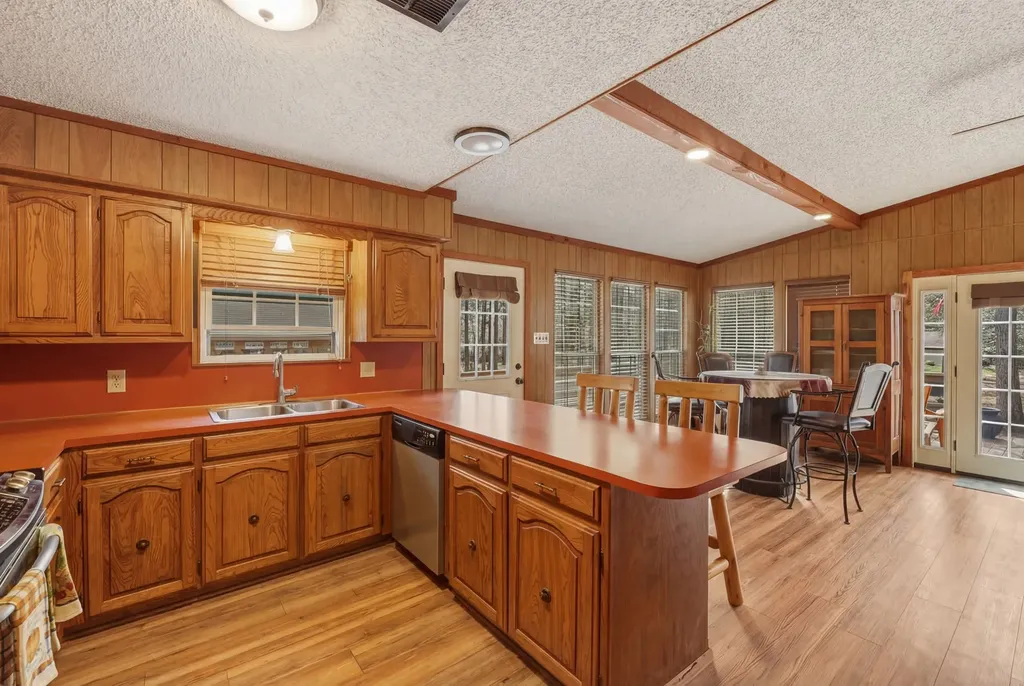 1048 W Holly Trail Hawkins TX 75765