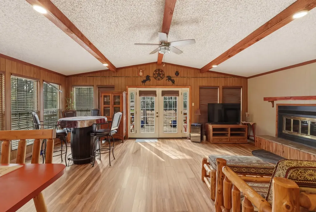 1048 W Holly Trail Hawkins TX 75765