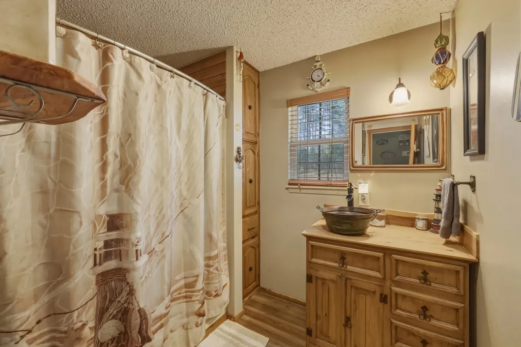 1048 W Holly Trail Hawkins TX 75765