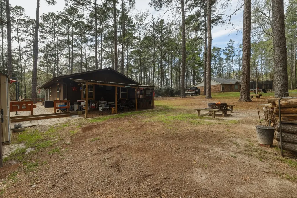 1048 W Holly Trail Hawkins TX 75765