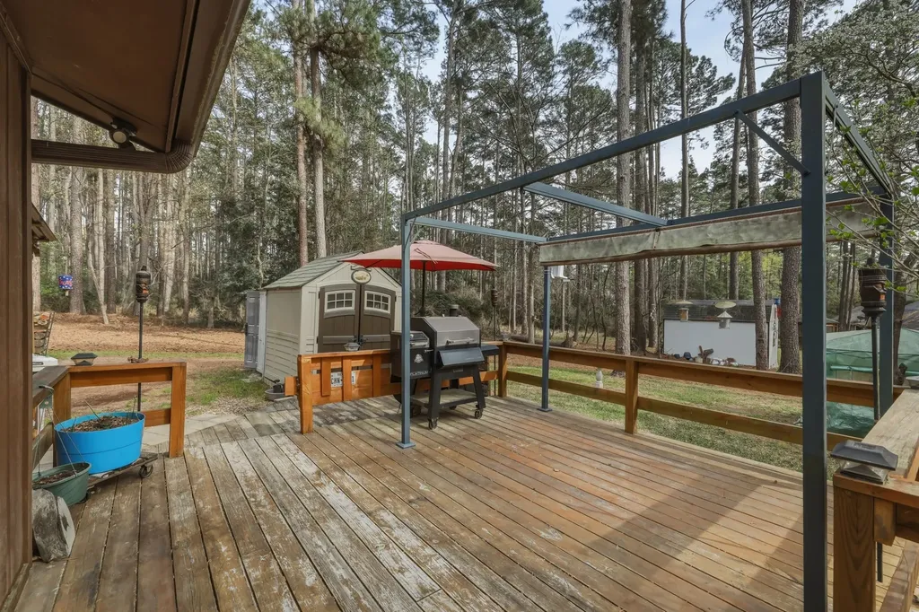 1048 W Holly Trail Hawkins TX 75765