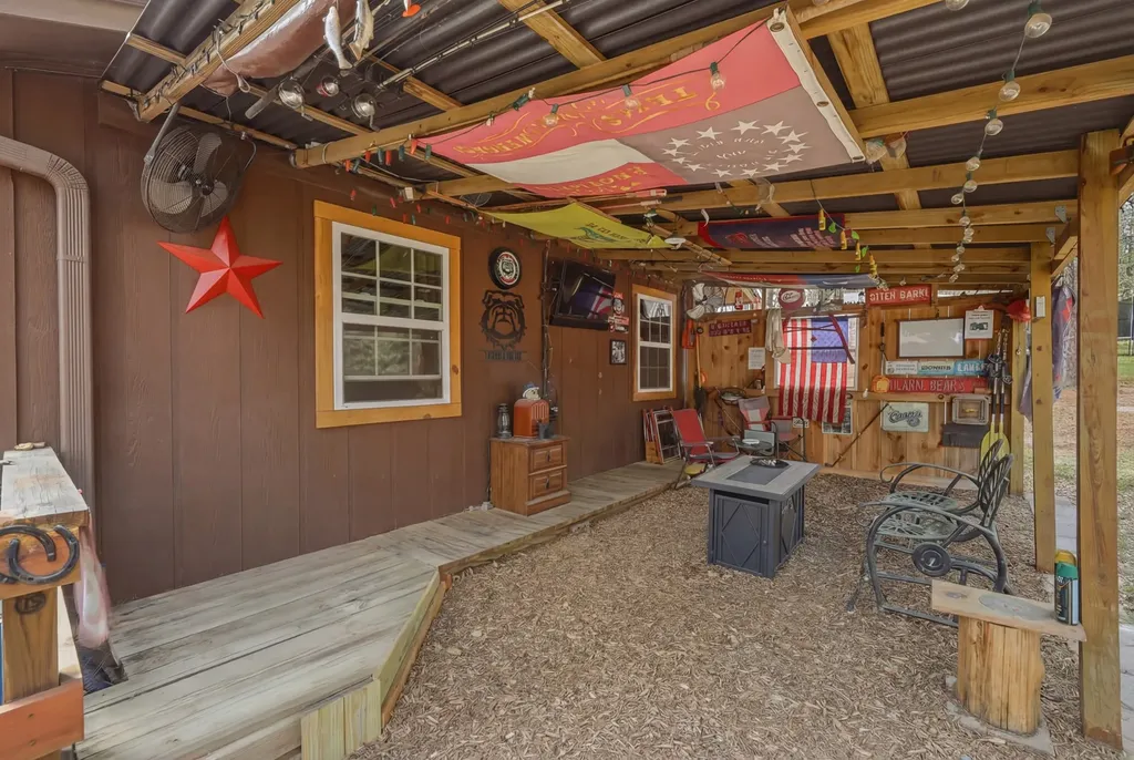 1048 W Holly Trail Hawkins TX 75765