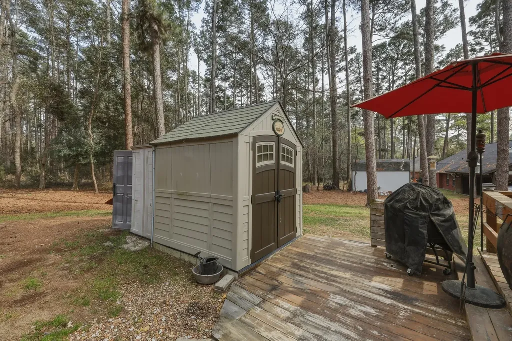 1048 W Holly Trail Hawkins TX 75765