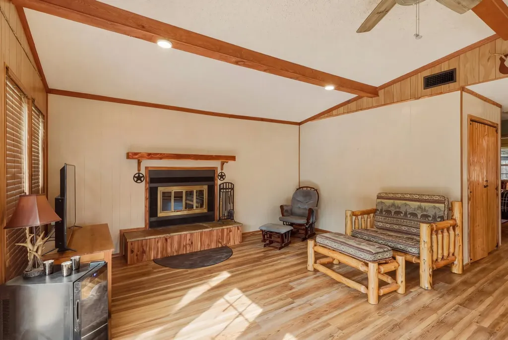 1048 W Holly Trail Hawkins TX 75765