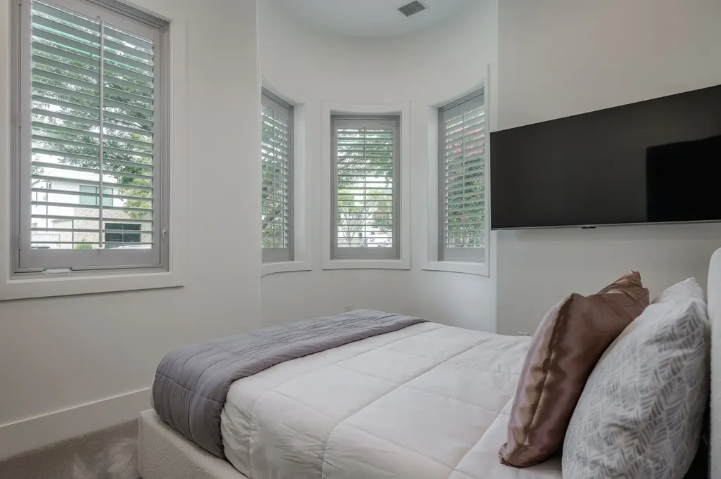 4636 Stanford Avenue Dallas TX 75209