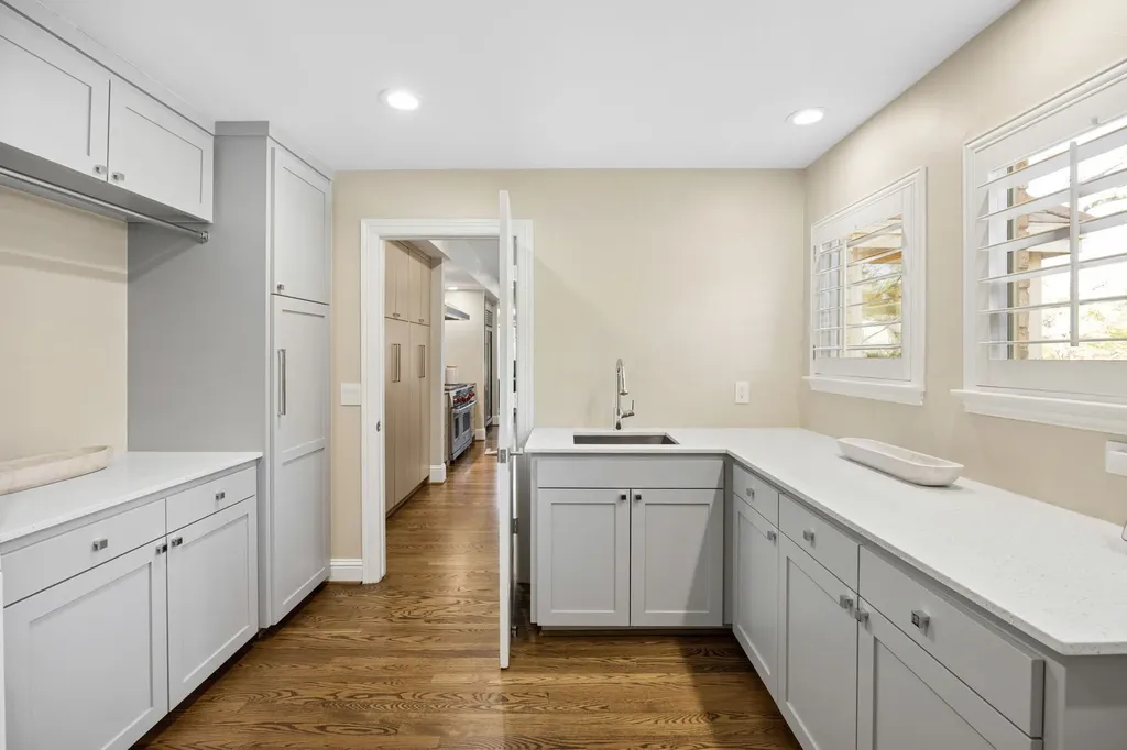 6415 Forestshire Drive Dallas TX 75230