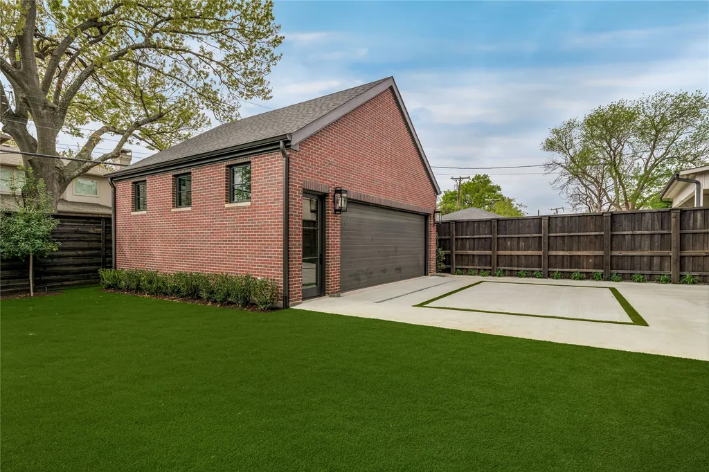 6834 Northridge Drive Dallas TX 75214