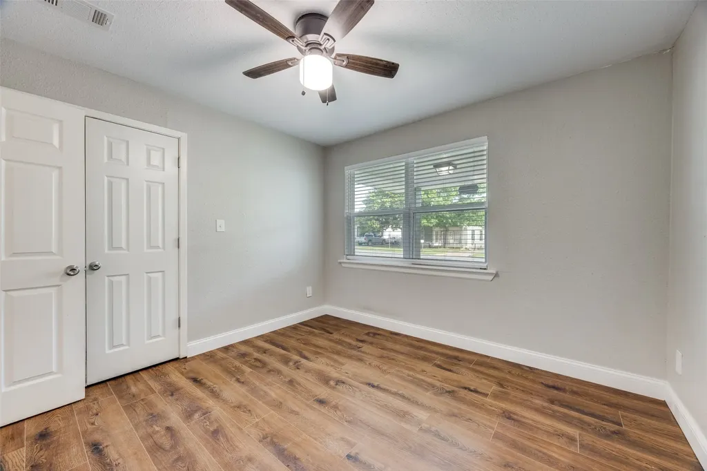 100 W Hull Street Denison TX 75021