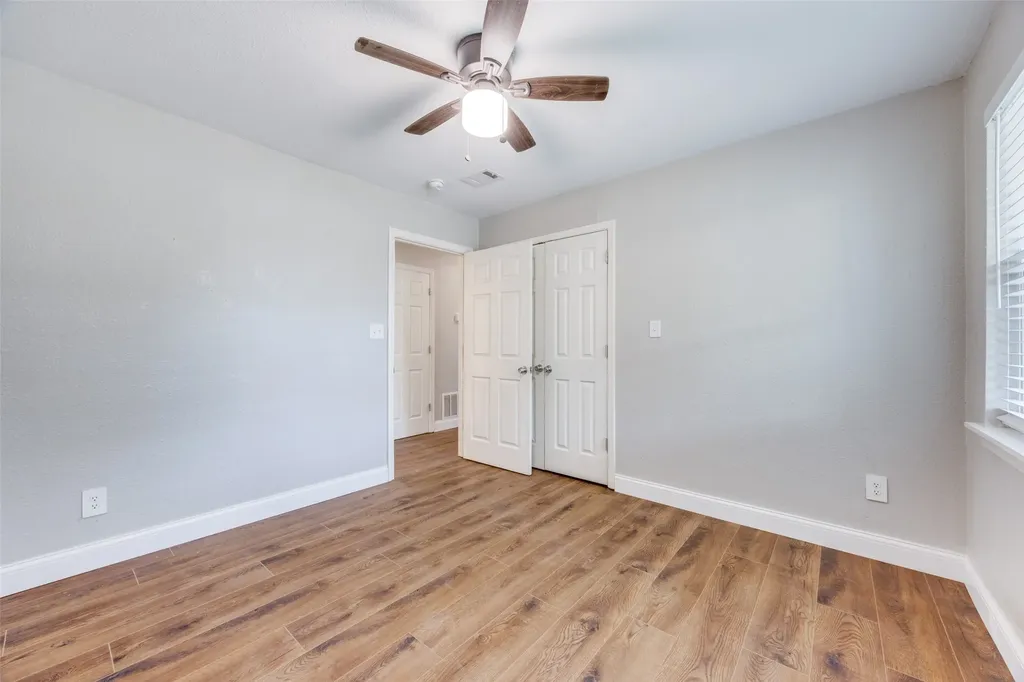 100 W Hull Street Denison TX 75021
