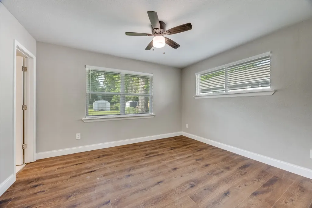 100 W Hull Street Denison TX 75021