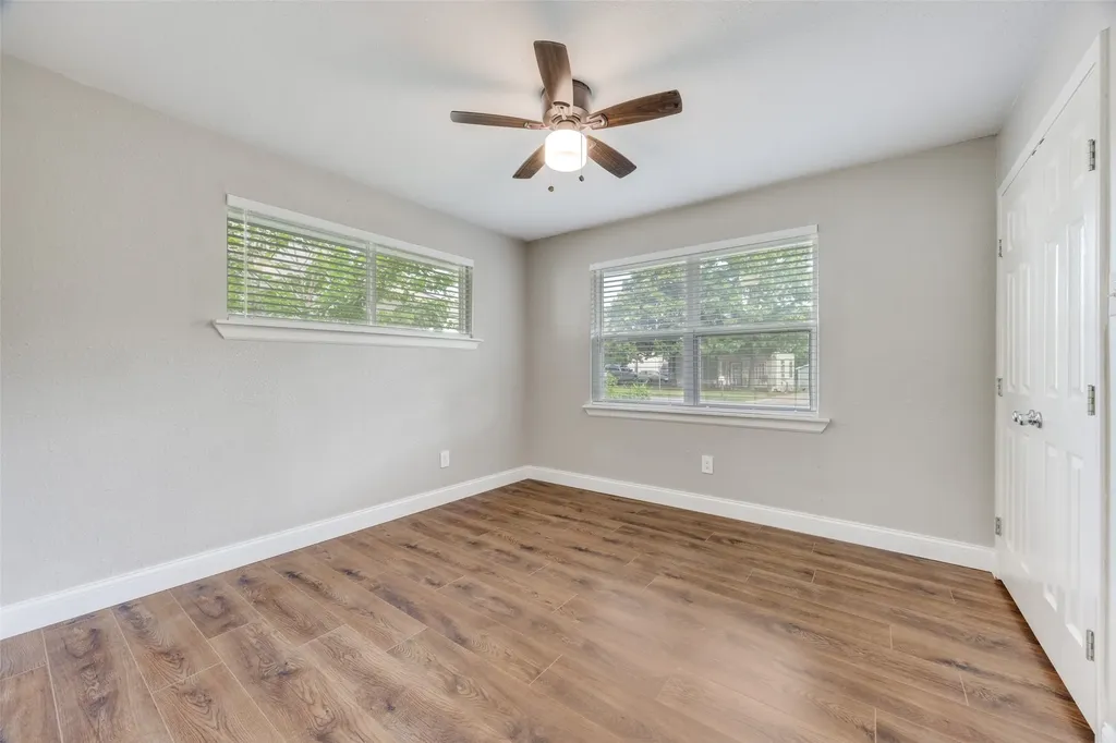 100 W Hull Street Denison TX 75021