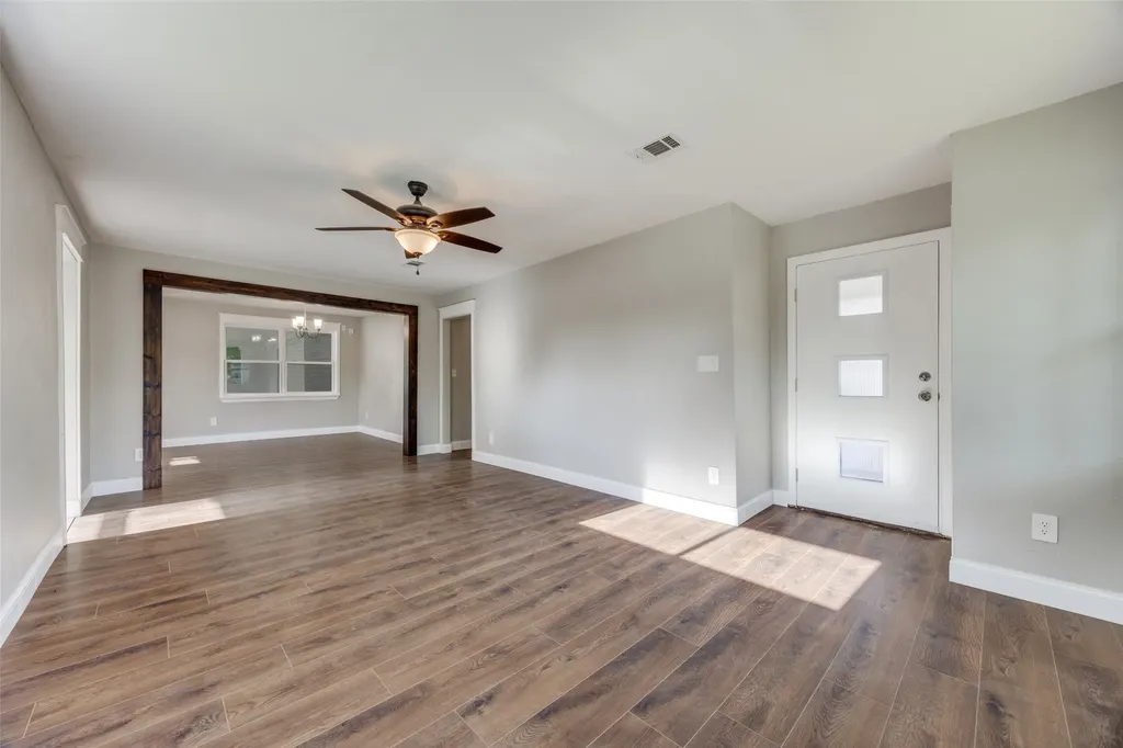 100 W Hull Street Denison TX 75021