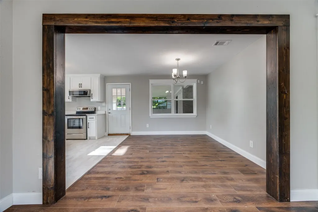 100 W Hull Street Denison TX 75021