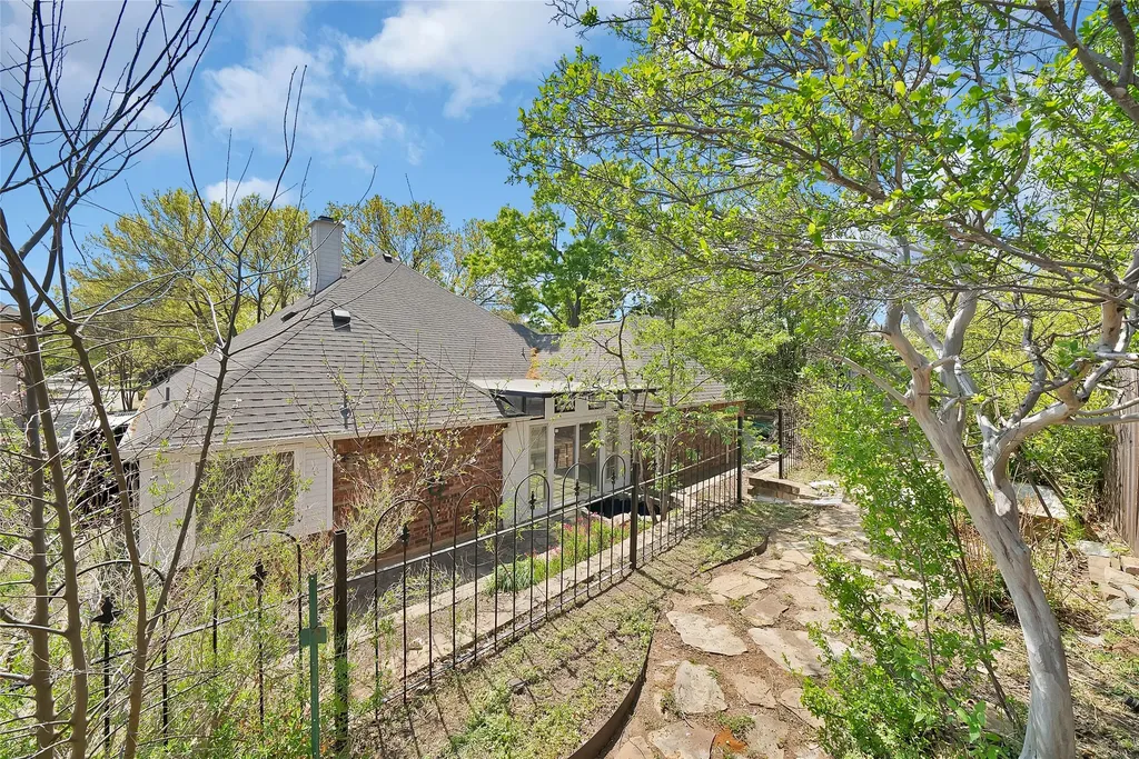 2930 Woodland Hills Drive Grapevine TX 76051