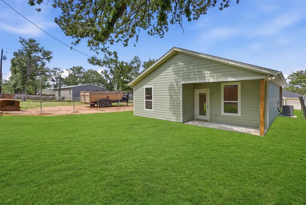 808 Branding Iron Trail Granbury TX 76049