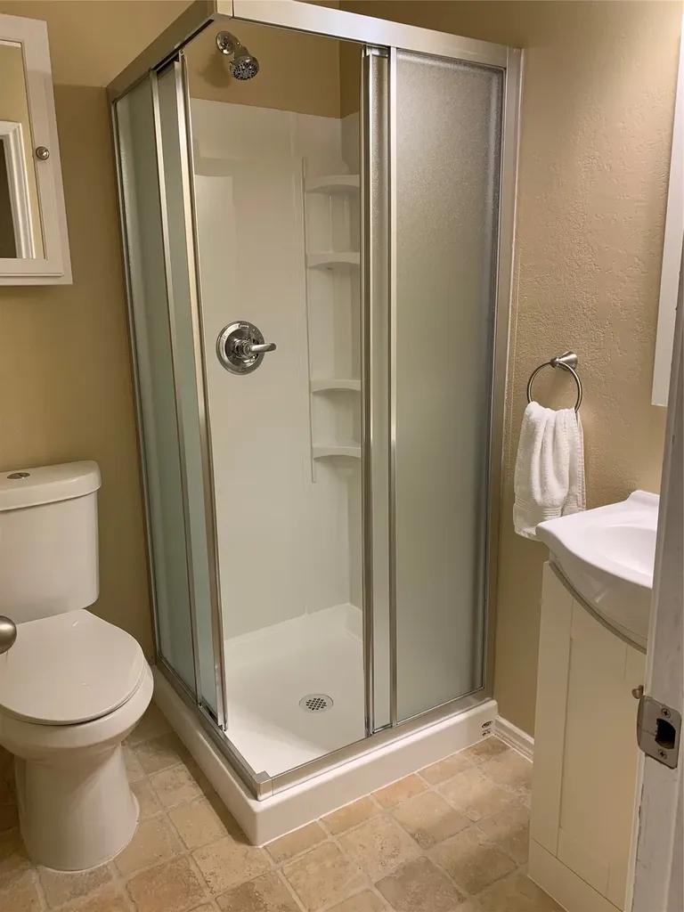 2111 Via Catalina Carrollton TX 75006