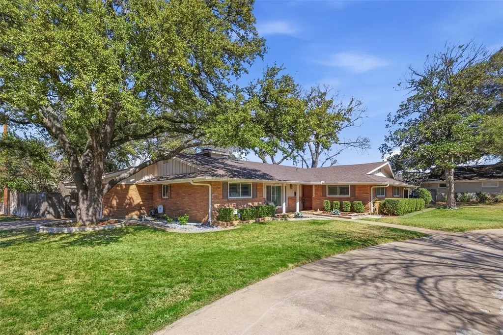 4609 Hildring Drive E Fort Worth TX 76109