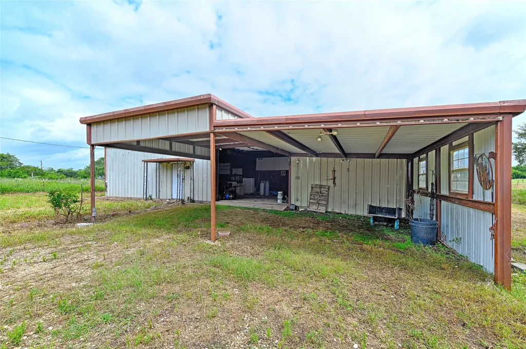 18692 County Road 334 Quinlan TX 75474