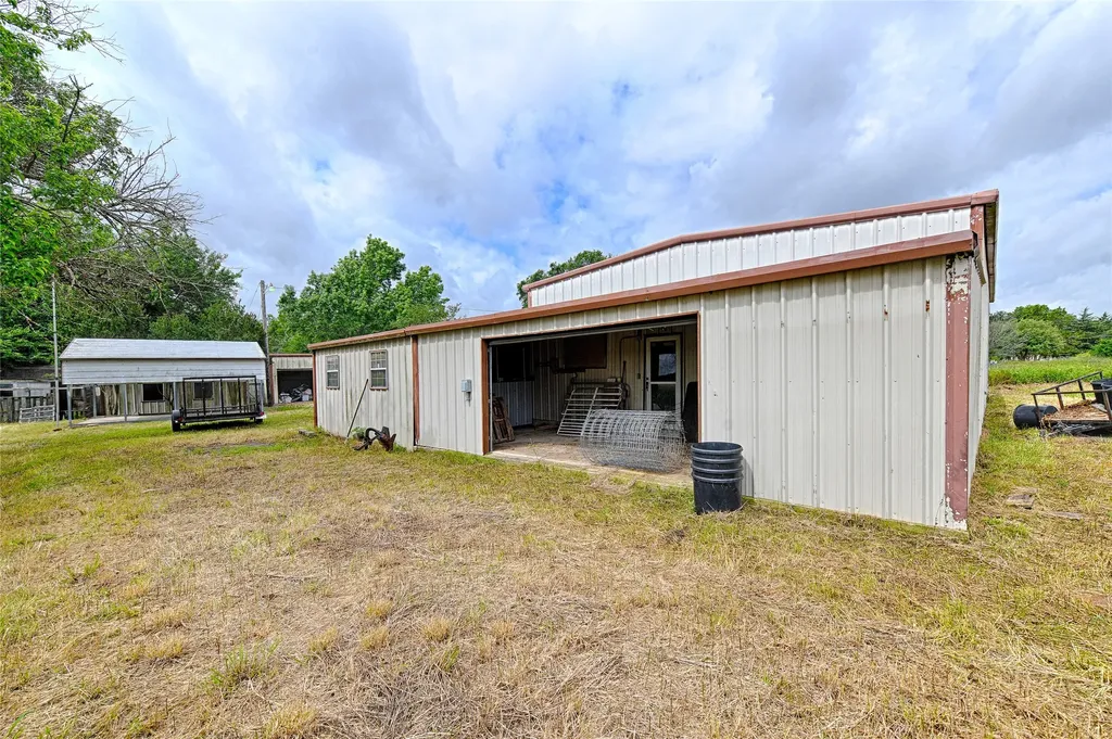 18692 County Road 334 Quinlan TX 75474