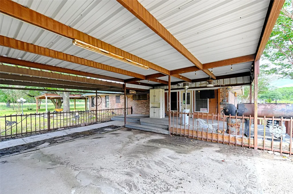 18692 County Road 334 Quinlan TX 75474