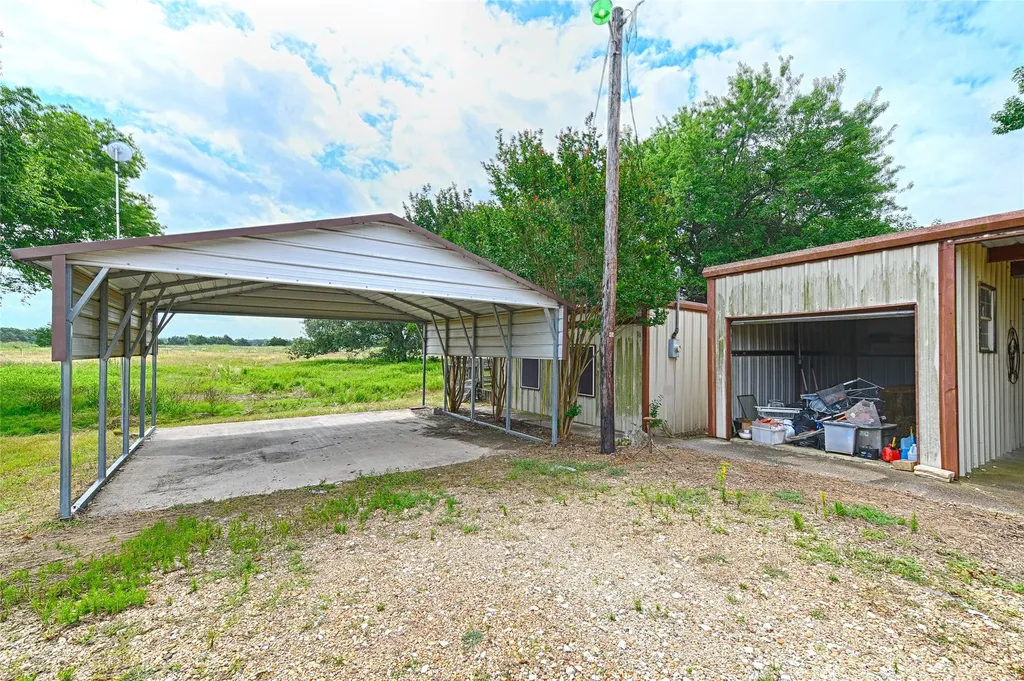 18692 County Road 334 Quinlan TX 75474
