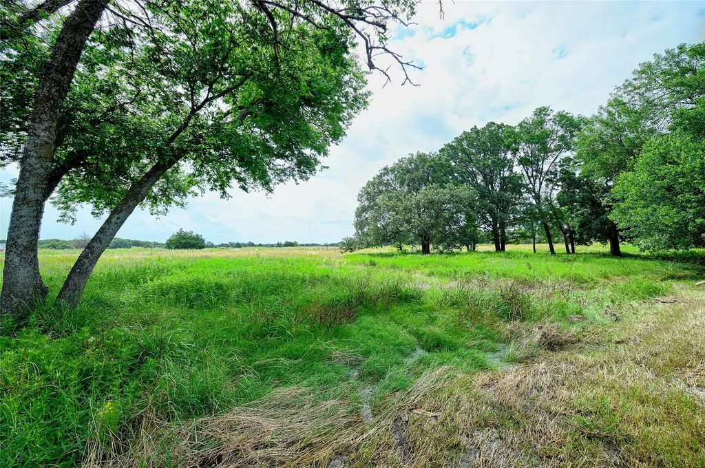 18692 County Road 334 Quinlan TX 75474