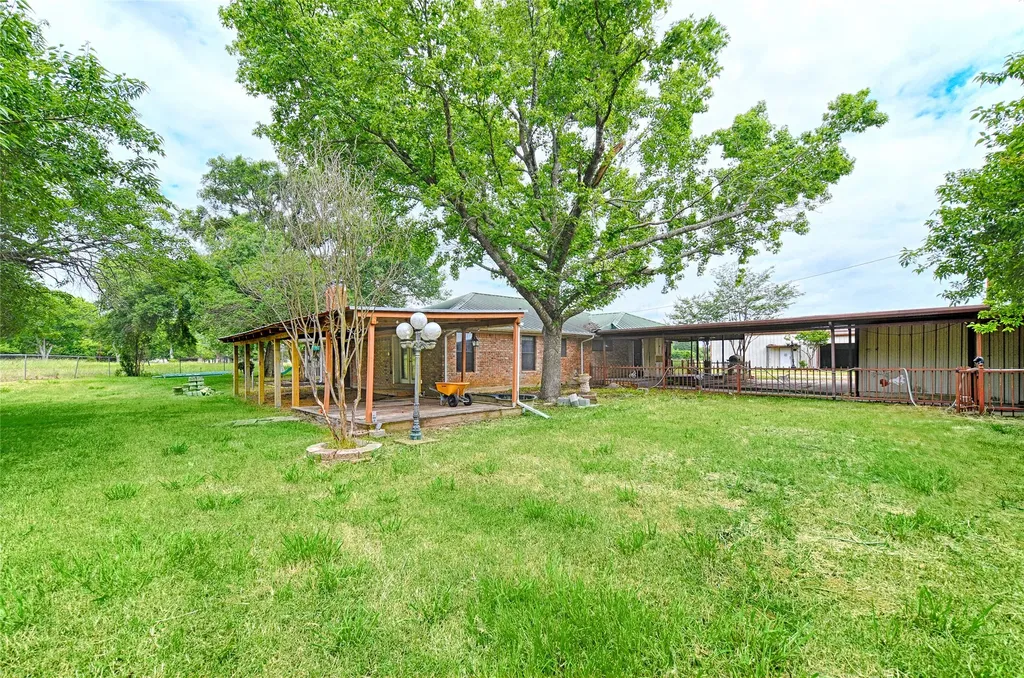 18692 County Road 334 Quinlan TX 75474