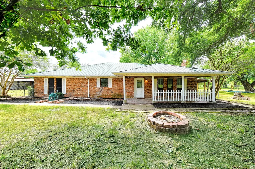 18692 County Road 334 Quinlan TX 75474