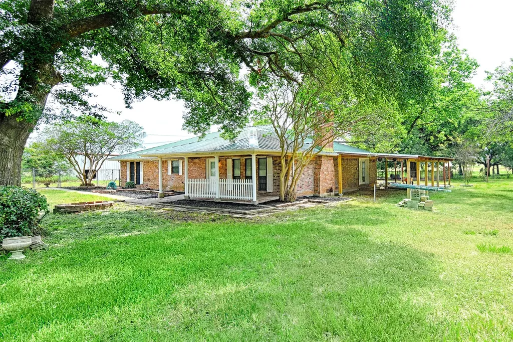 18692 County Road 334 Quinlan TX 75474