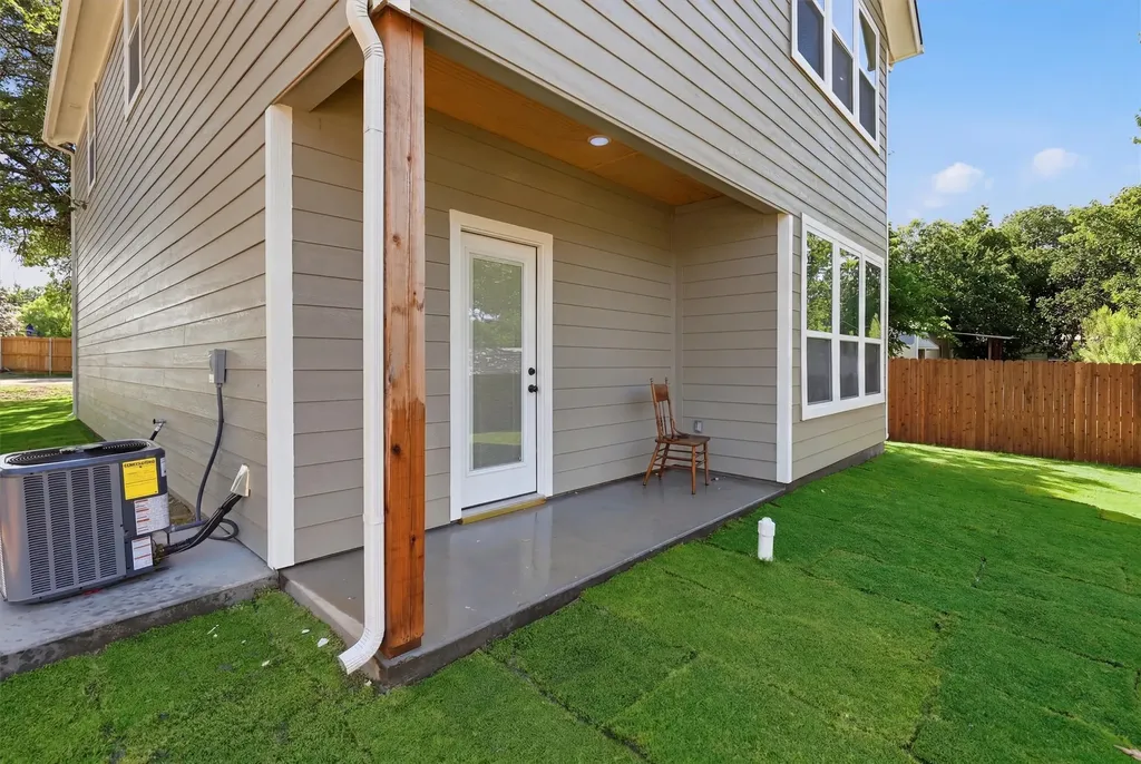 821 Harness Trail Granbury TX 76049