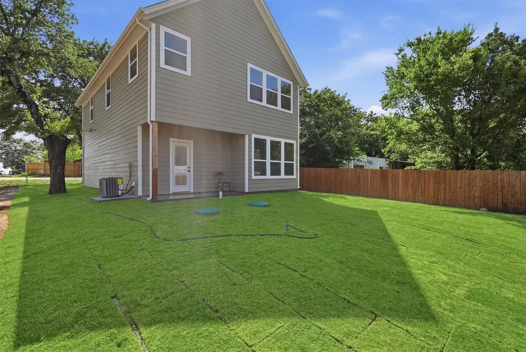 821 Harness Trail Granbury TX 76049
