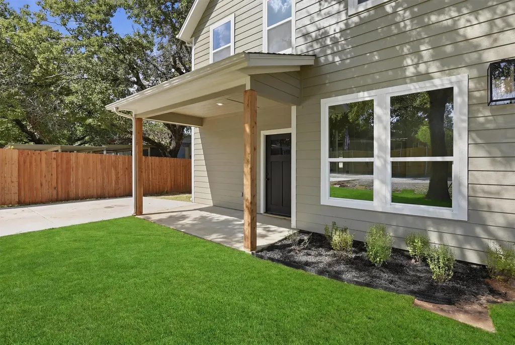 821 Harness Trail Granbury TX 76049