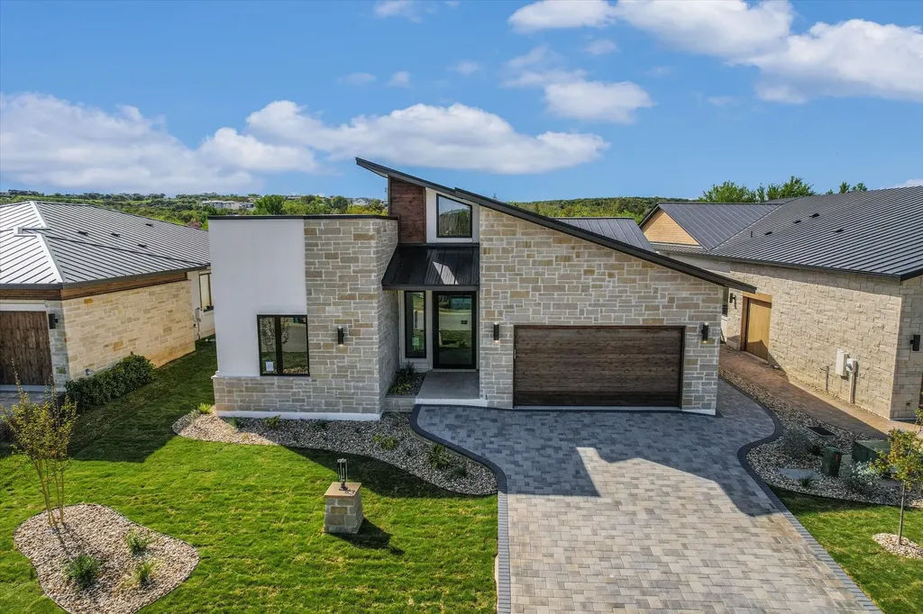 121 Azalea Loop Horseshoe Bay TX 78657