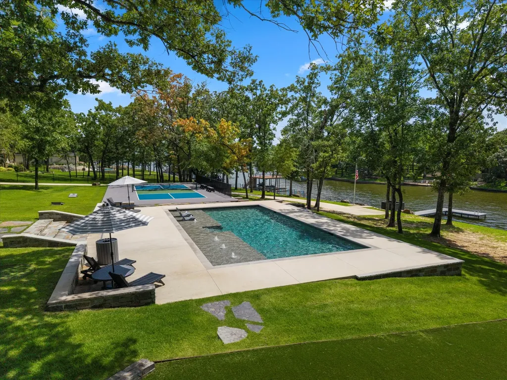 Mabank TX, 207 Sandpiper Drive