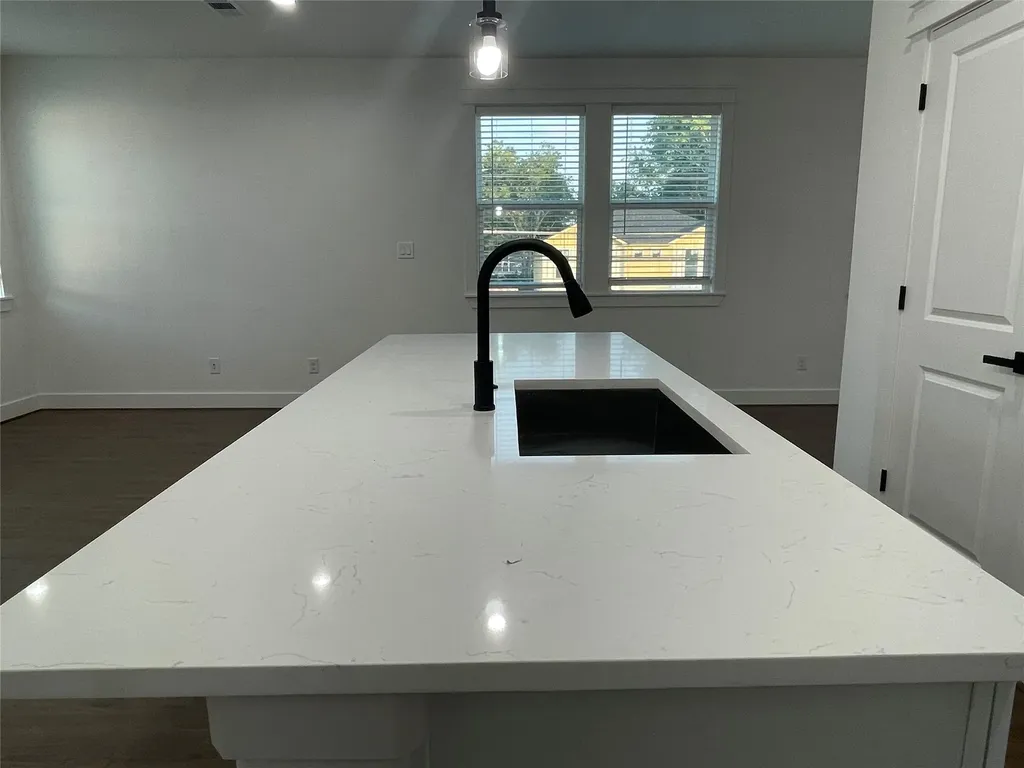 2725 1st Avenue Dallas TX 75210