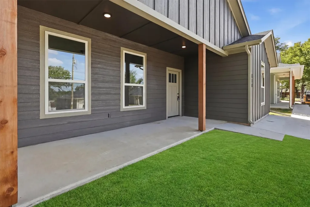 810 Branding Iron Trail Granbury TX 76049