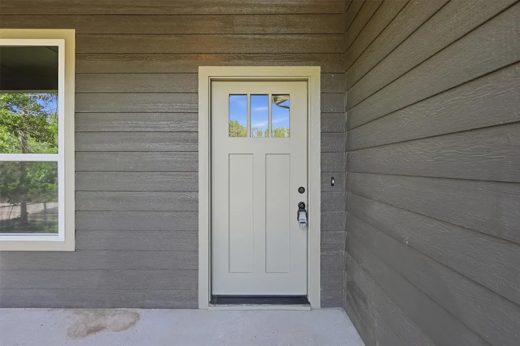 810 Branding Iron Trail Granbury TX 76049
